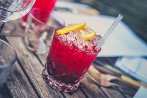 Recette Grenadine : Histoire et Origines d’un Sirop Populaire