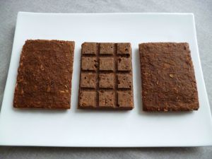 Recette "tablettes-barres" de céréales hyperprotéinées aux graines de lin et au Nutrichoco (sans sucre et sans beurre)