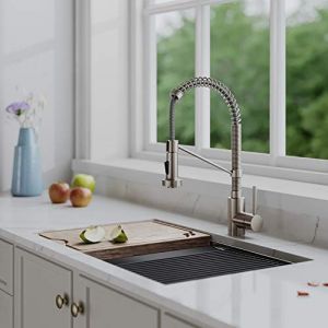 Recette Experience the Bolden: A Stylish Industrial Kitchen Faucet