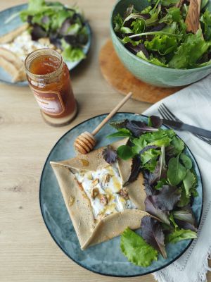 Recette Crêpes au sarrasin, chèvre-noix-miel de bruyère