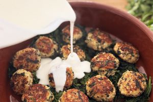 Recette Boulettes de poulet au quinoa et épinards : une recette légère et savoureuse sous les 500 kcal