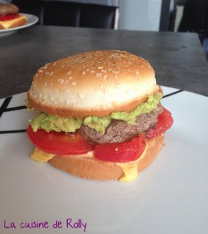 Recette Burger plaisir avec sa sauce à l'avocat