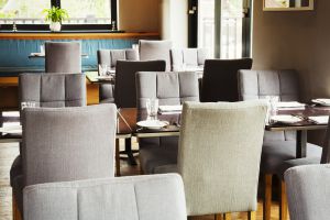Recette Créer une belle salle de resto : et si tout commençait par la chaise ?