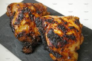 Recette Cuisses de poulet marinées et rôties au barbecue