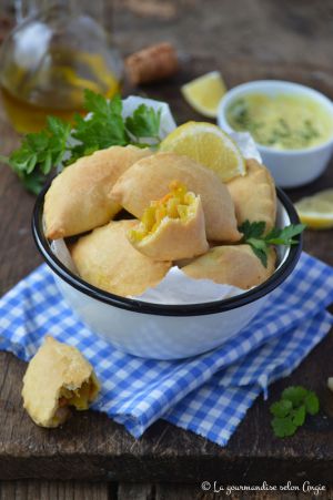 Recette Empanadas express à l'indienne {poireaux & carottes au curry} #vegan