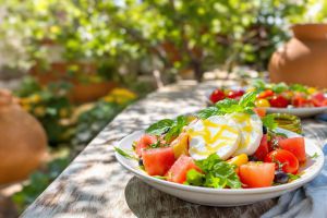 Recette Moitié moins de sel que la feta : ce fromage méconnu affole les chefs cet été !