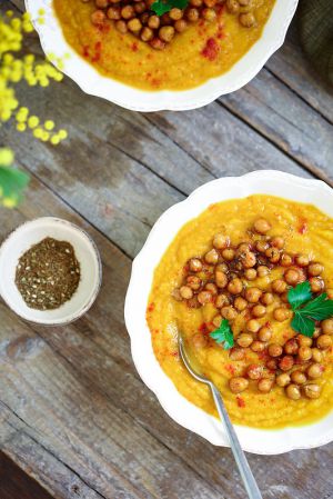 Recette Soupe de potimarron, panais et pois chiches grillés