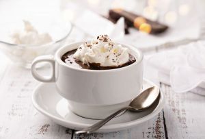 Recette Eggnog vs. Hot Chocolate: Which Is the Healthier Choice?