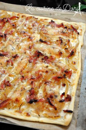 Recette Tarte flambée aux oignons & Munster