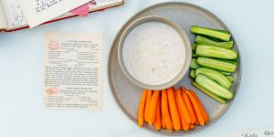 Recette I Found the Best Sour Cream Dip Recipe Hiding in a Vintage Cookbook
