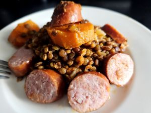 Recette Lentilles vertes aux carottes et saucisses fumées