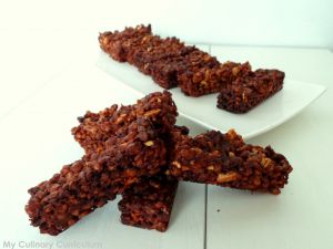 Recette Barres de céréales (riz soufflé) maison au chocolat et cacahuètes (Homemade cereal bars with chocolate and peanuts)