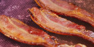 Recette My Mom’s Easy, Foolproof Method for the World’s Best Bacon