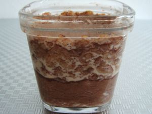 Recette Yaourts-gâteaux maison cacao amandes grillées aux flakes complets (sans sucre)