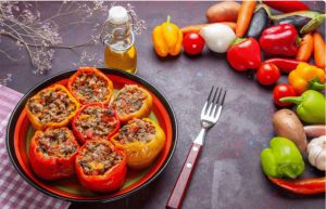 Recette Poivron farci au boulgour et aux herbes aromatiques , la recette à la friteuse à air qui conquiert les cuisines françaises !