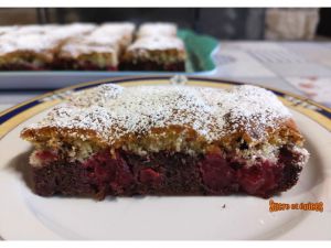 Recette Gâteau bicolore aux griottes ou cerises - Recette en vidéo