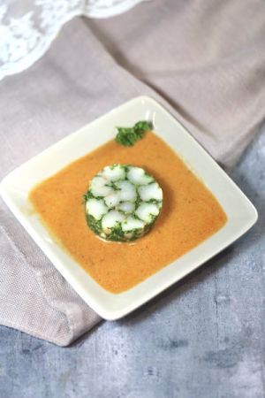 Recette Mosaïque de gambas en persillade et jus de tête