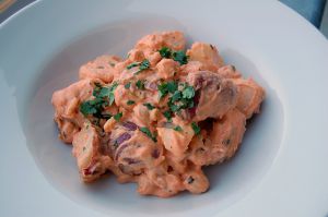 Recette Salade de pommes de terre et tomates, sauce rose - vegan - sans gluten