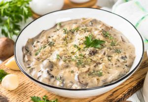 Recette Champignons à la crème au Thermomix : la recette facile et crémeuse pour un accompagnement délicieux