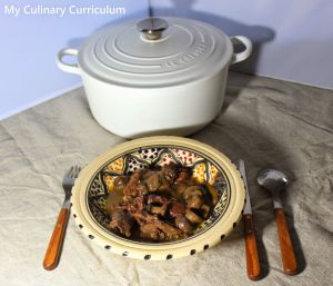 Recette Agneau façon tajine aux dattes, champignons et épices (Lamb tajine with dates, mushrooms and spices)