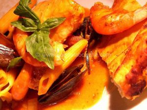 Recette Penne Au Saumon-Moules-Crevettes Cuits Sous Sa Croûte De Pain Au Four