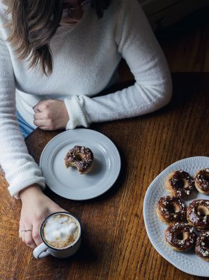 Recette Beignes cuits au four et caramel d’amande (végan)