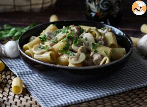 Recette Pâtes crémeuses aux champignons et à la saucisse