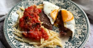 Recette Steak à cheval et pâtes aux tomates fraîches