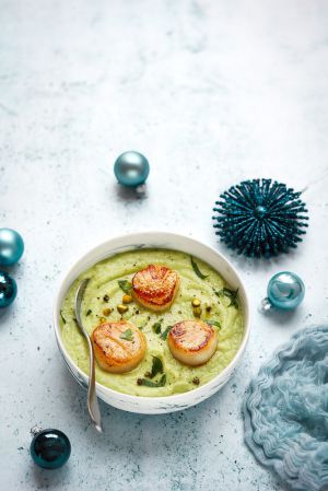 Recette Velouté de céleri rave et poireaux, Saint-jacques poêlées