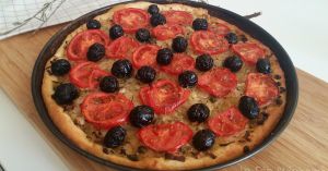 Recette Pissaladière revisitée vegan (sans anchois) avec une pincée d'Italie