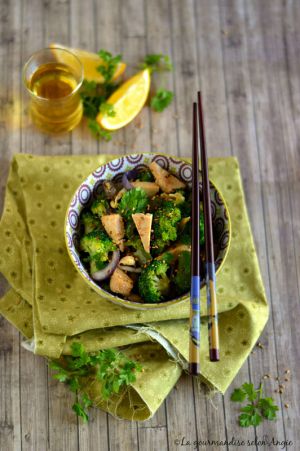 Recette Wok de tofu à la japonaise & aux brocolis #vegan