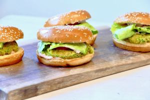 Recette Burger vert végan (aux edamames et à l’avocat)