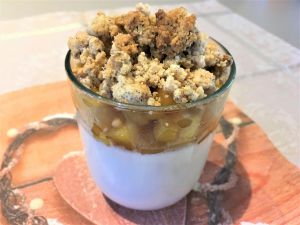 Recette Panna cotta au sirop d'érable, compotée de pommes et crumble noisette