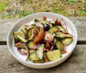 Recette Salade grecque avec feta, tomate kumato et olives