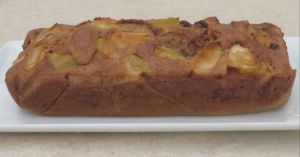 Recette Cake aux pommes, raisins secs et cannelle