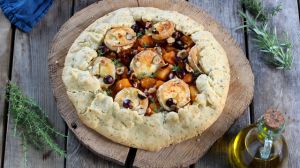 Recette Tarte rustique au potiron, fromage de chèvre et noisettes