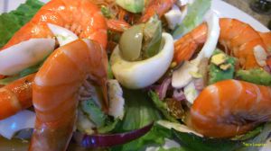Recette Salade d'avocat aux crevettes piquantes