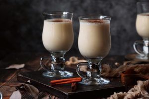 Recette Lait de Poule ou Eggnog : Boisson gourmande et réconfortante pour les fêtes