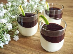 Recette Panna cotta au citron vert, coulis de framboise