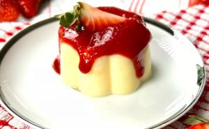 Recette Pudding à la vanille avec sauce aux fraises