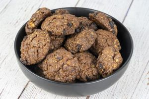Recette Biscuits chocolat, raisins et noisettes