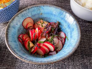 Recette Rose et rouge – Salade de radis au shiso