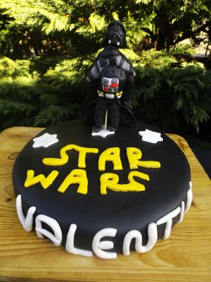 Recette Gâteau Star Wars en pâte à sucre pour l'anniversaire de mon neveu Valentin