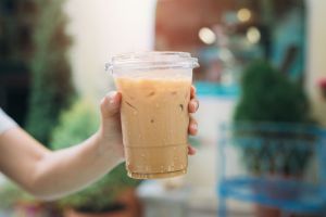 Recette Can Drinking Coffee Help You Stay Hydrated? What Experts Say About Counting It as Water