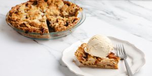 Recette This Vintage Paper Bag Trick Makes the 'Most Incredible Apple Pie'