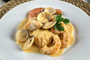 Recette Cabillaud aux crevettes et palourdes