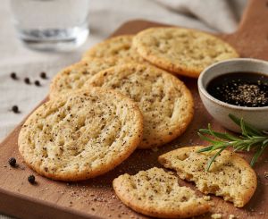 Recette Crackers au poivre : recettes maison et astuces pour un apéritif réussi