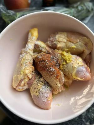 Recette Poulet au paprika fumé, salade de pêches/prunes à l’estragon