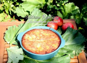 Recette Gâteau rustique rhubarbe et pomme