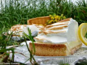 Recette Dessert printanier : la tarte au citron et sa gigantesque meringue (lemon curd inside)